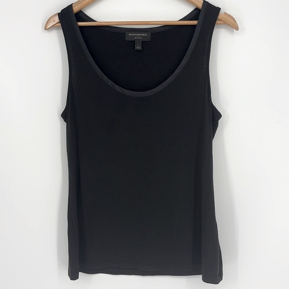 Banana Republic Luxe Touch Tank Women’s Size Large in Black - EUC! - Picture 1 of 5